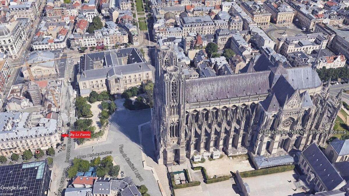 By Le Parvis Lägenhet Reims Exteriör bild